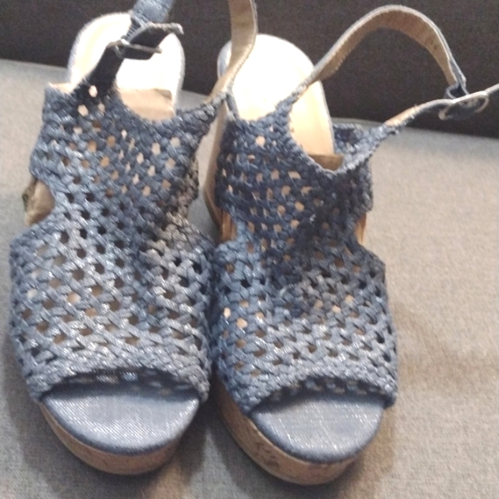 Women's Mudd Wedge shoes Size 9M